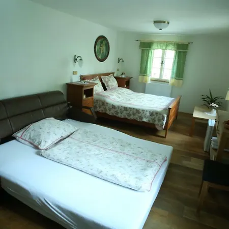 U Bileho Konika Kostelni Briza